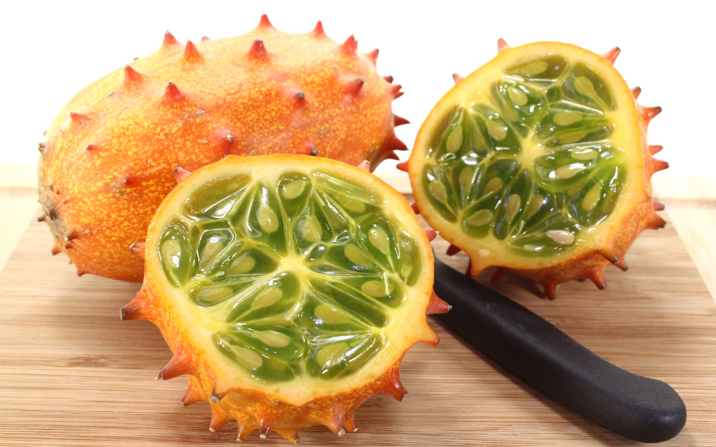 Kiwano frutto Kiwano Origini, Benefici e Come Usarlo in Cucina
